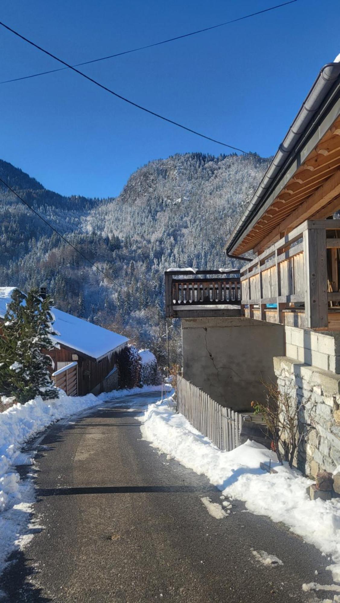 Le Nid Des Cerfs Bed & Breakfast Essert-Romand ภายนอก รูปภาพ